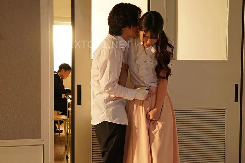 Học trò cá biệt tống tình cô giáo khi anh xã cô ấy tương tác cậu ta